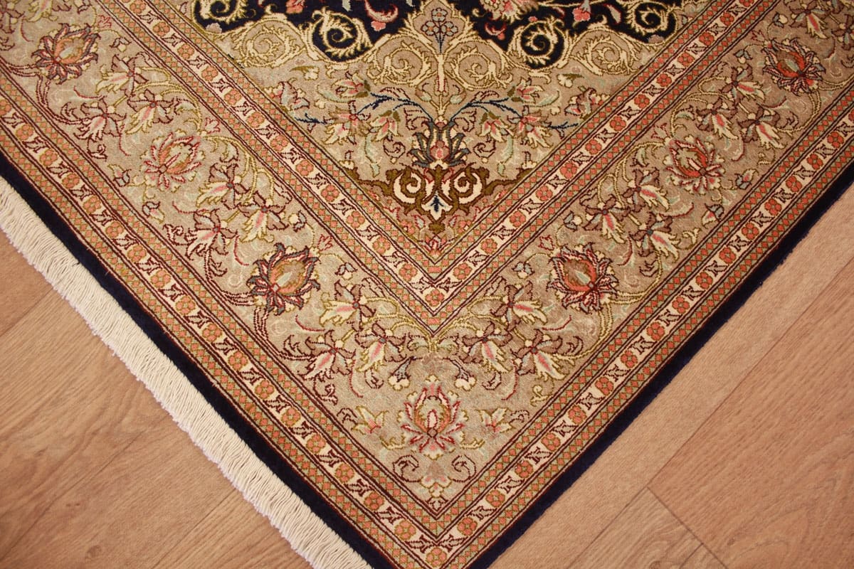 Ghom Seidenteppich Dunkelblau 151×101 cm, feine Muster, handgeknüpft