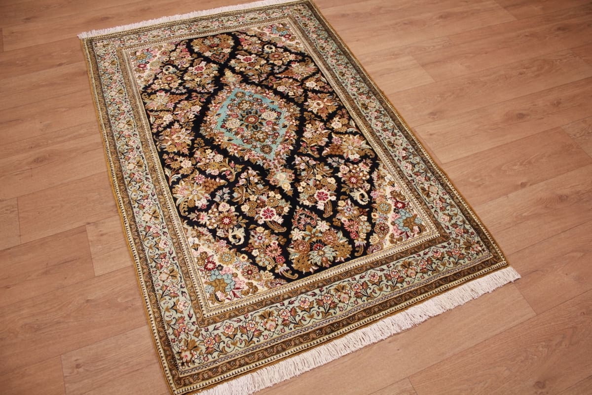 seidenteppich-ghom-154x101-cm-naturfarbene-motive-handgeknupft-1 Handgeknüpfter Ghom Perserteppich, Seide