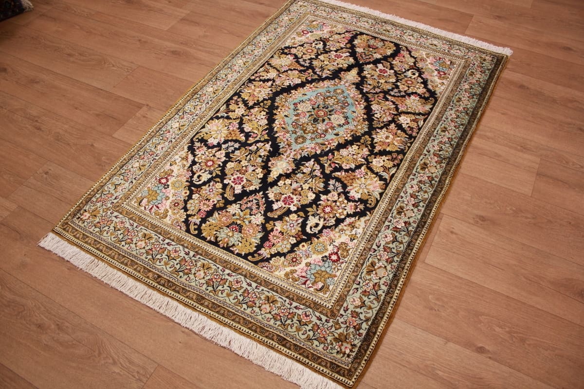 seidenteppich-ghom-154x101-cm-naturfarbene-motive-handgeknupft-3 Handgeknüpfter Ghom Perserteppich, Seide