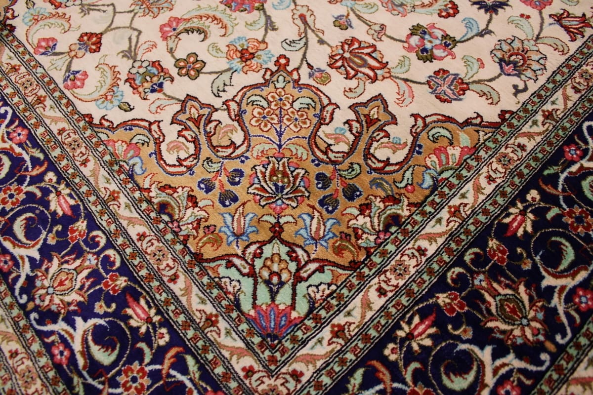 seidenteppich-ghom-160x109-cm-beige-harmonische-naturfarben-handgeknupft-5 Handgeknüpfter Ghom Perserteppich, Seide