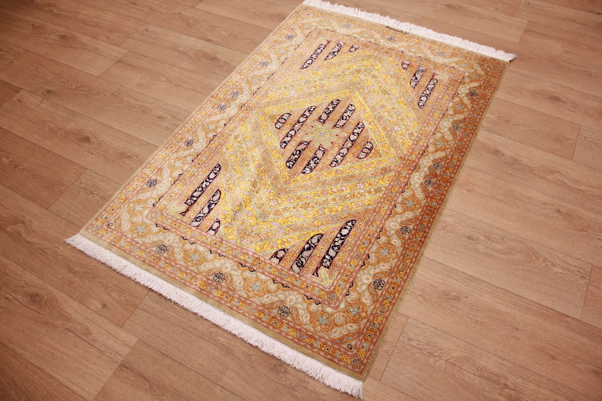 ghom-seidenteppich-149x99-cm-gold-harmonische-naturfarben-handgeknupft-3 Ghom Seidenteppich 149×99 cm Gold, harmonische Naturfarben, handgeknüpft