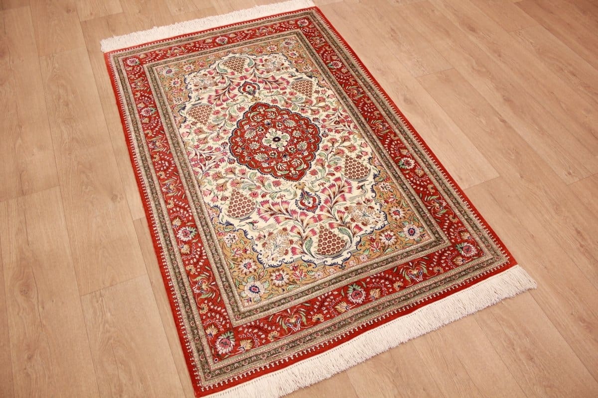 Ghom Seidenteppich 153×101 cm Beige, feingliedrig, handgeknüpft