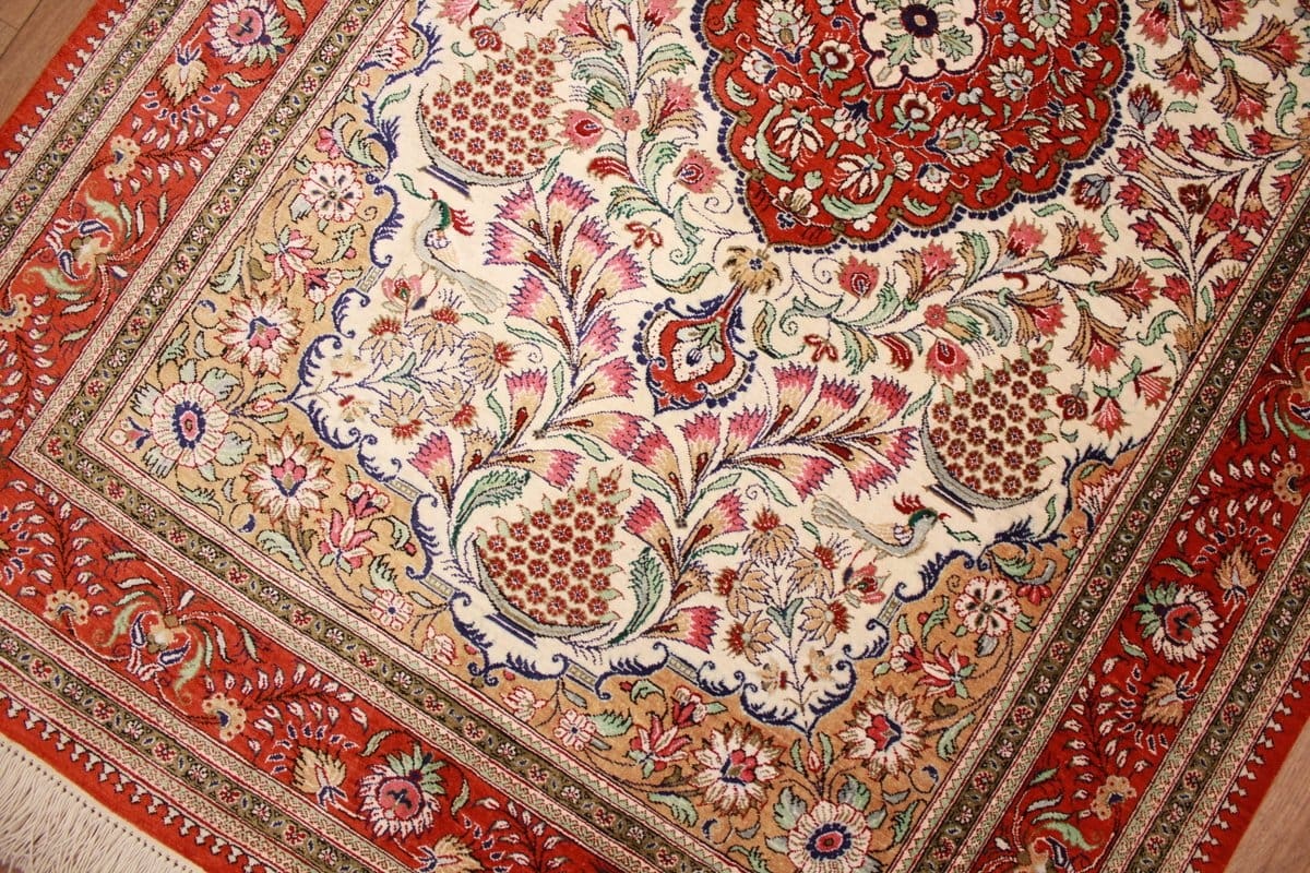 Ghom Seidenteppich 153×101 cm Beige, feingliedrig, handgeknüpft