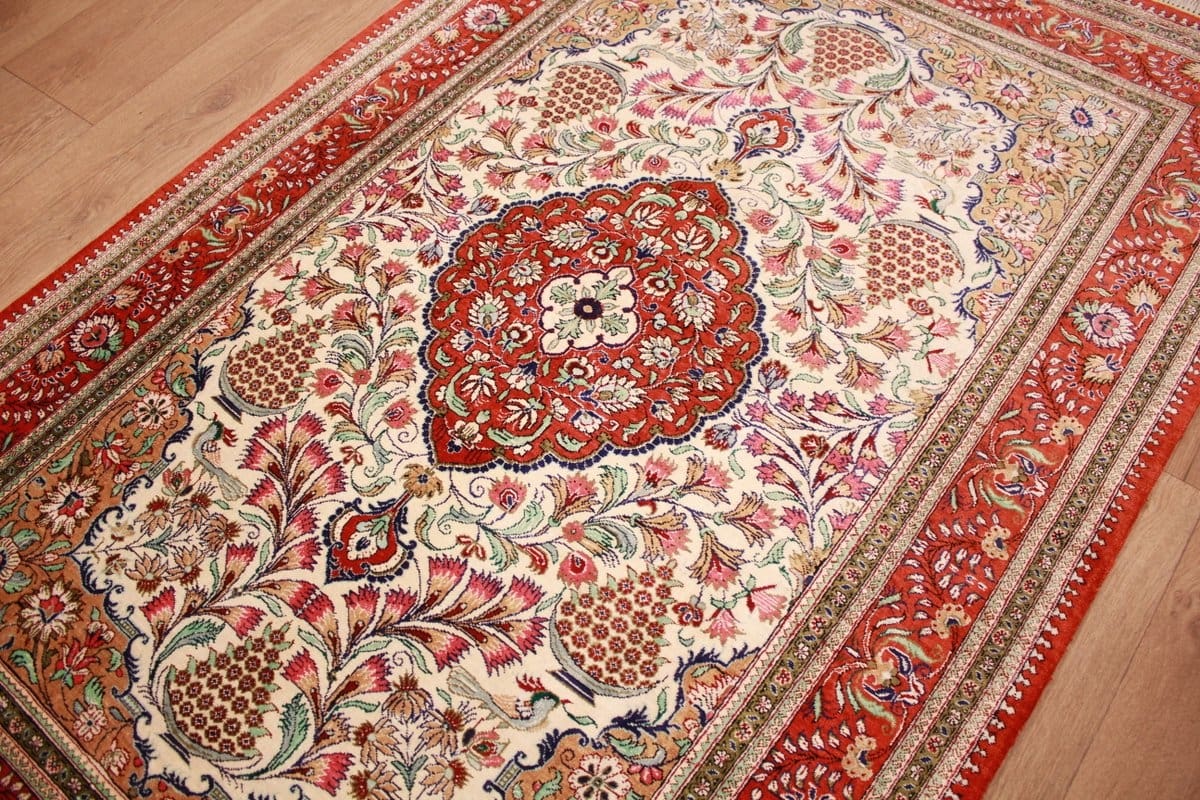 Ghom Seidenteppich 153×101 cm Beige, feingliedrig, handgeknüpft