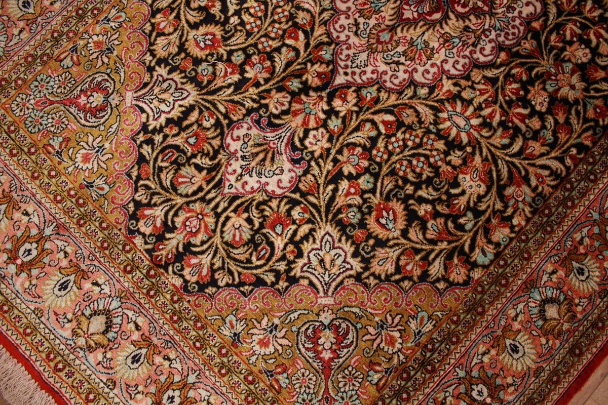 Alter Ghom Seidenteppich 166×106 cm, Naturfarben, handgeknüpft