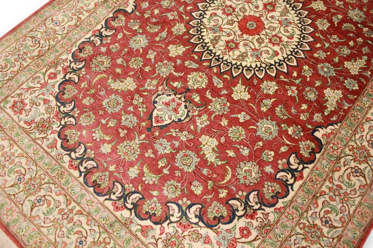 Perser Teppich Ghom Seidenteppich 122×81 cm Rot, handgeknüpft