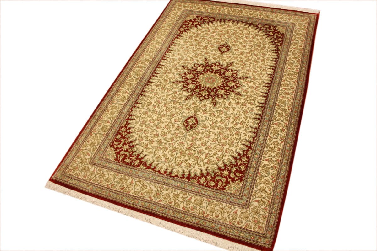 seiden-teppich-ghom-121x79-cm-beige-harmonische-naturfarben-handgeknupft-3 Ghom Perserteppich aus Iran