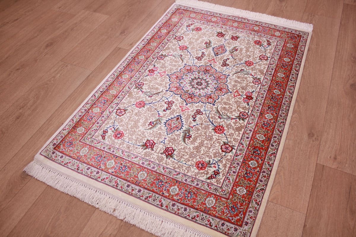 Perser Teppich Ghom Seidenteppich 120×81 cm Beige, handgeknüpft