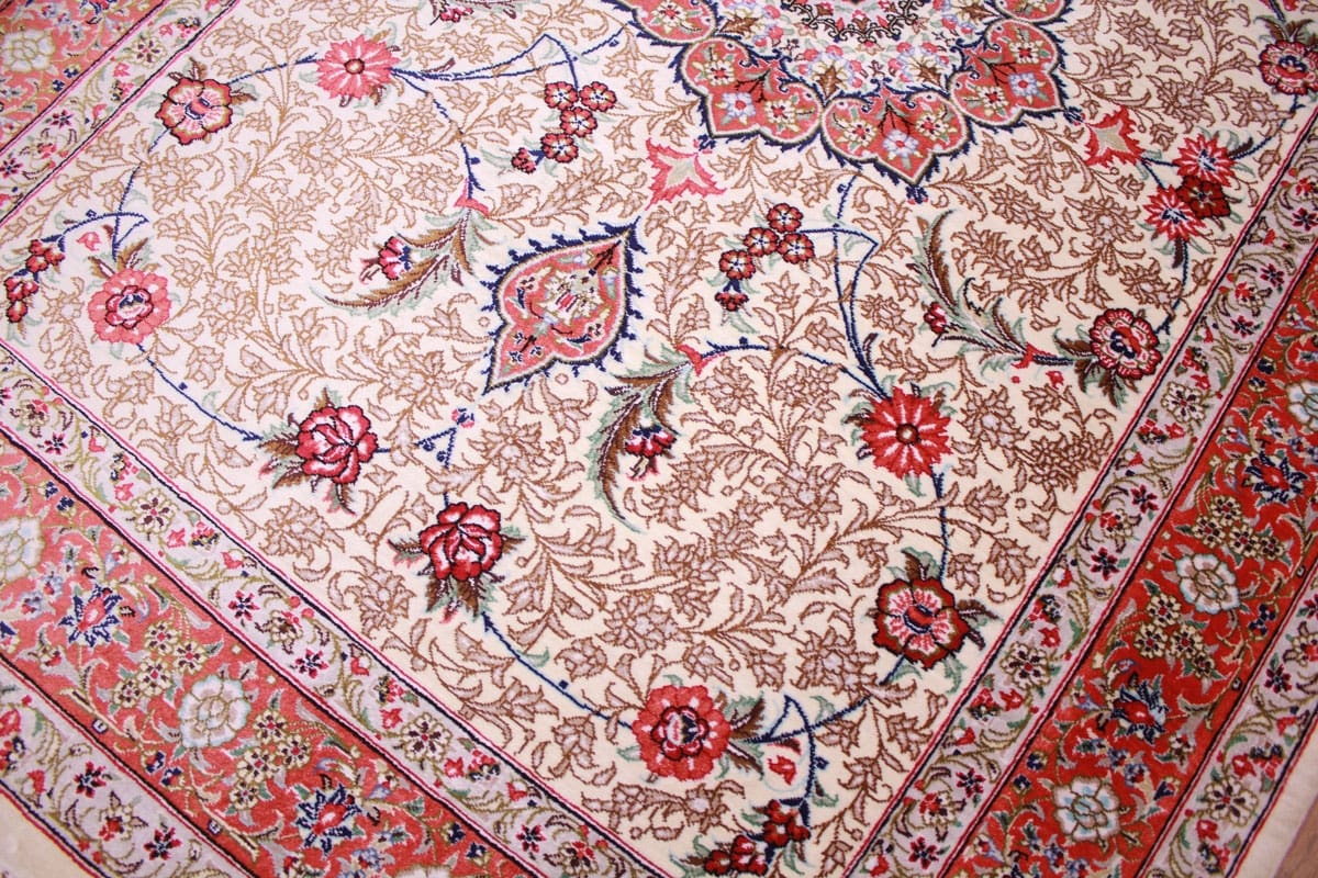 Perser Teppich Ghom Seidenteppich 120×81 cm Beige, handgeknüpft