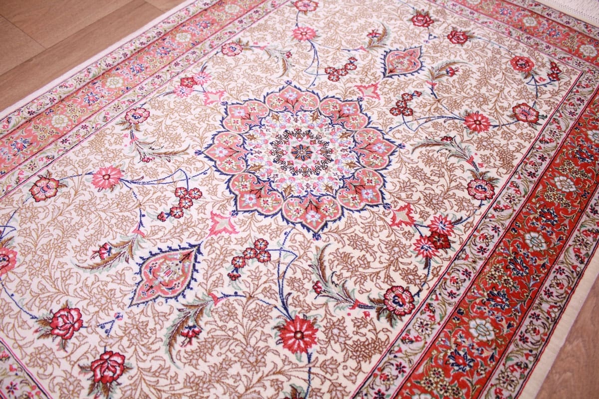 Perser Teppich Ghom Seidenteppich 120×81 cm Beige, handgeknüpft