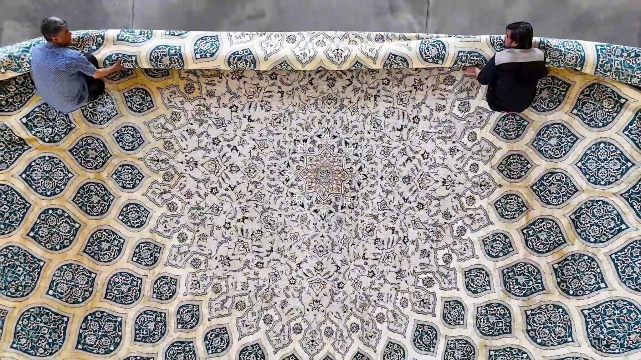 Nain Perserteppich 1000 × 1000 cm aus Seide, handgeknüpft