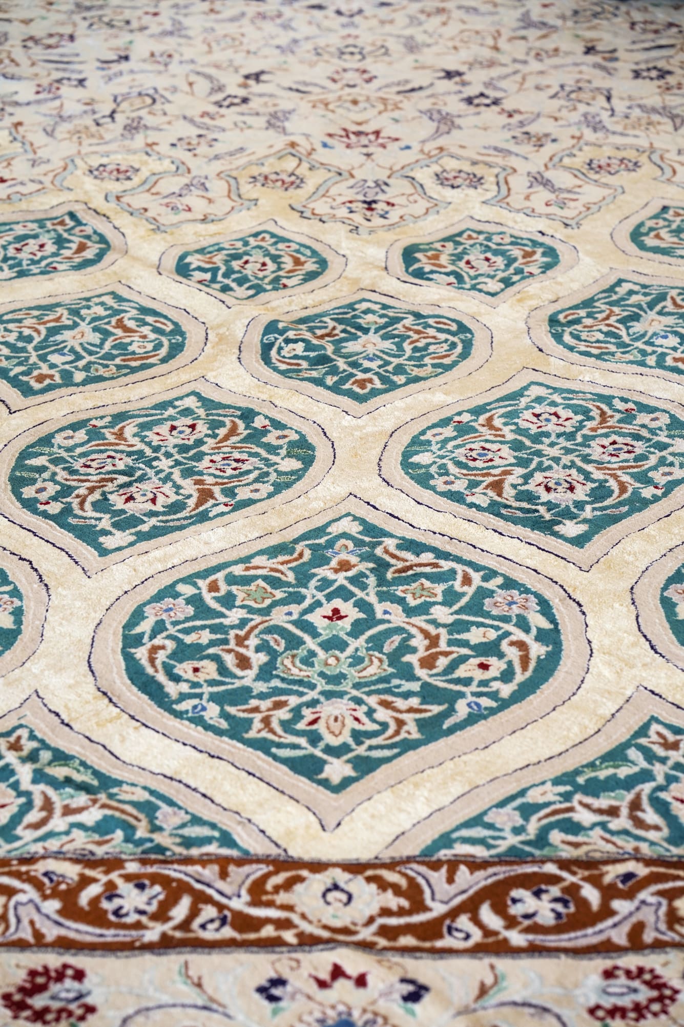 Nain Perserteppich 1000 × 1000 cm aus Seide, handgeknüpft