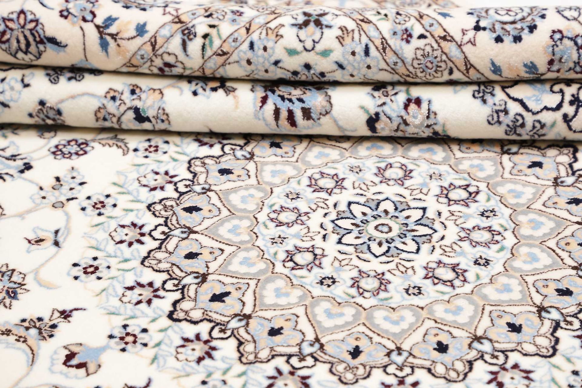 Nain Perserteppich aus Iran, 208 × 259 cm