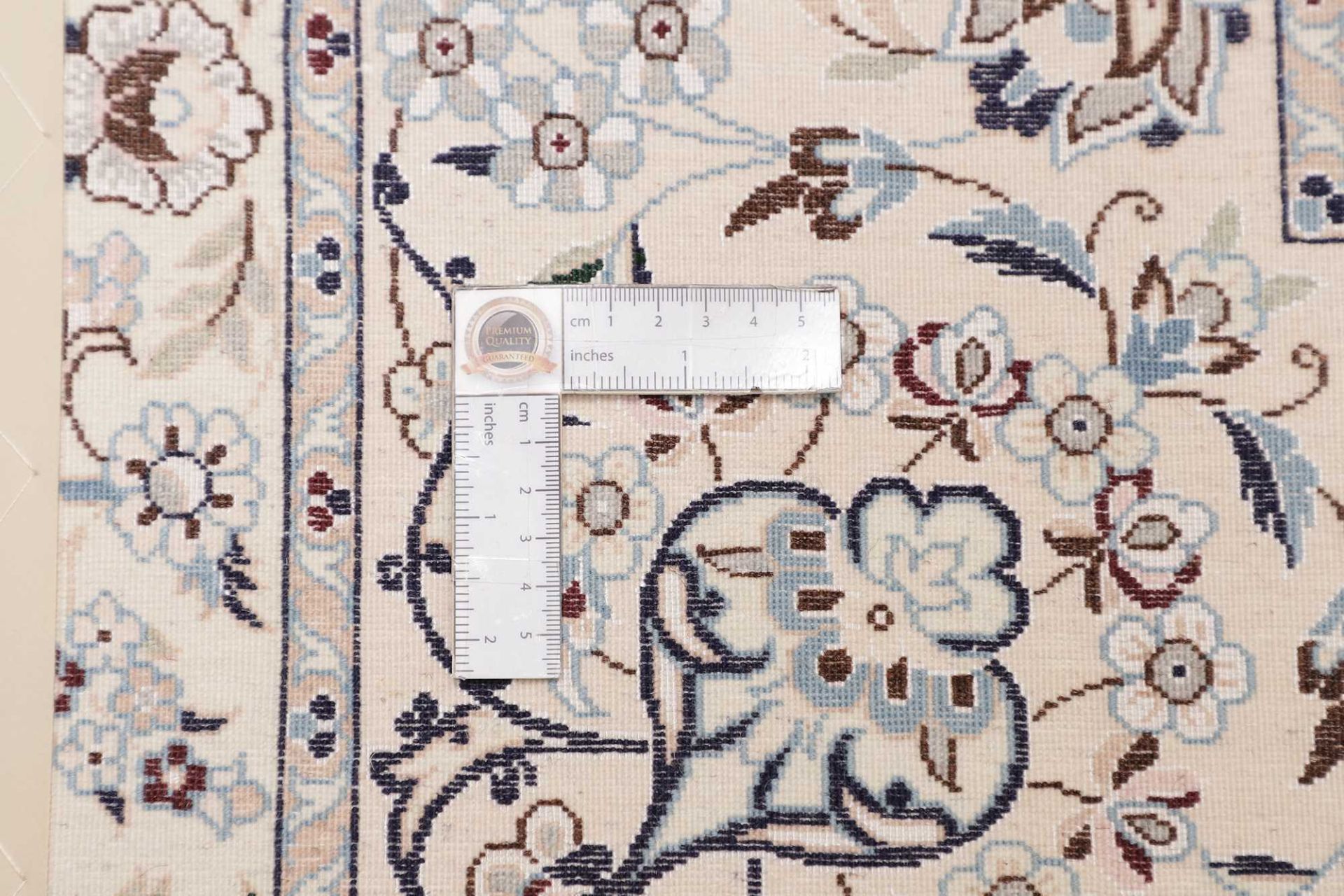 Nain Perserteppich aus Iran, 208 × 259 cm
