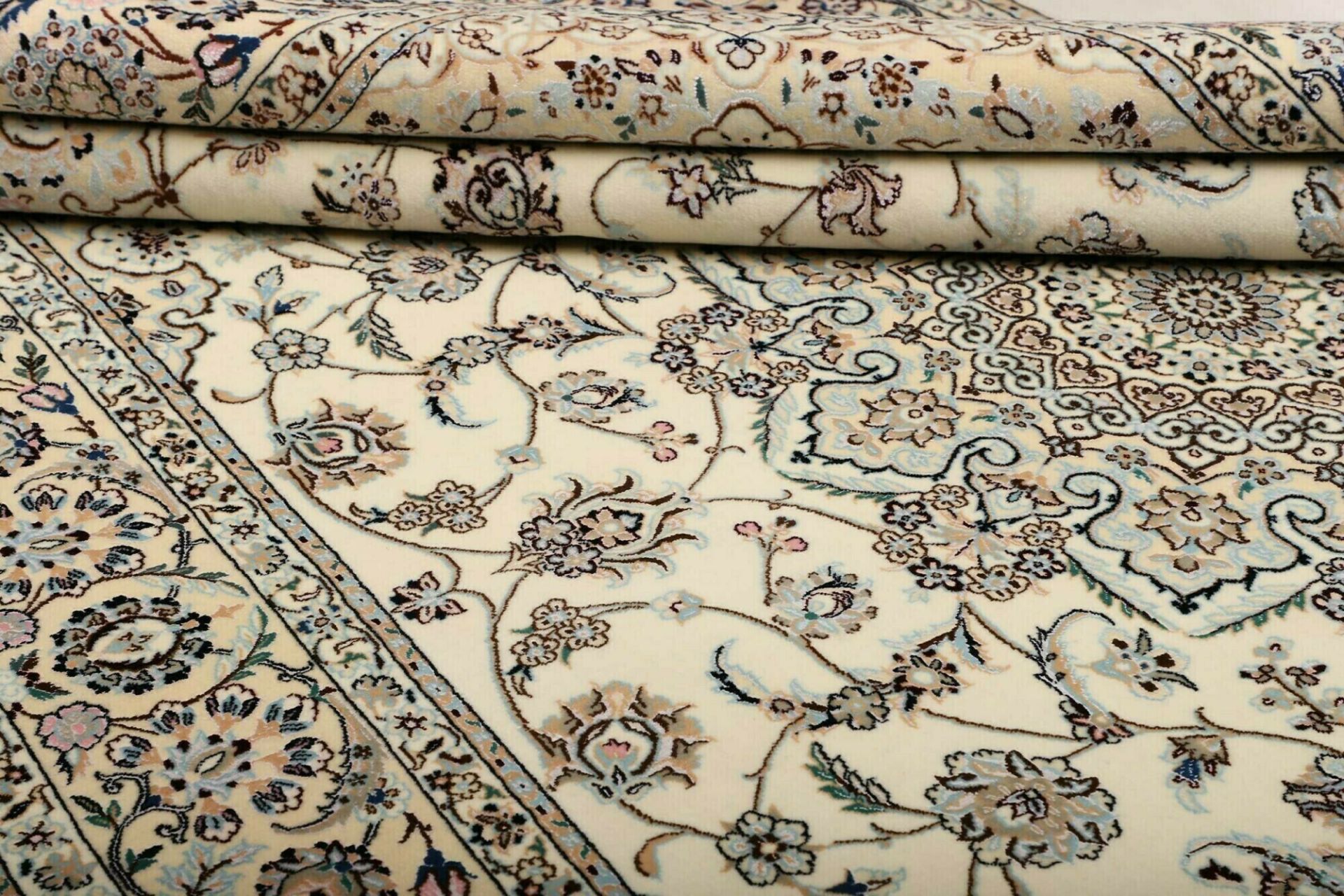 Nain Perserteppich aus Iran, 161 × 244 cm