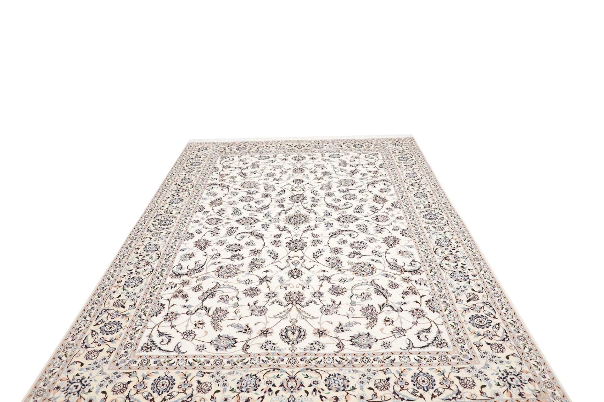 Nain Perserteppich aus Iran, 208 × 302 cm