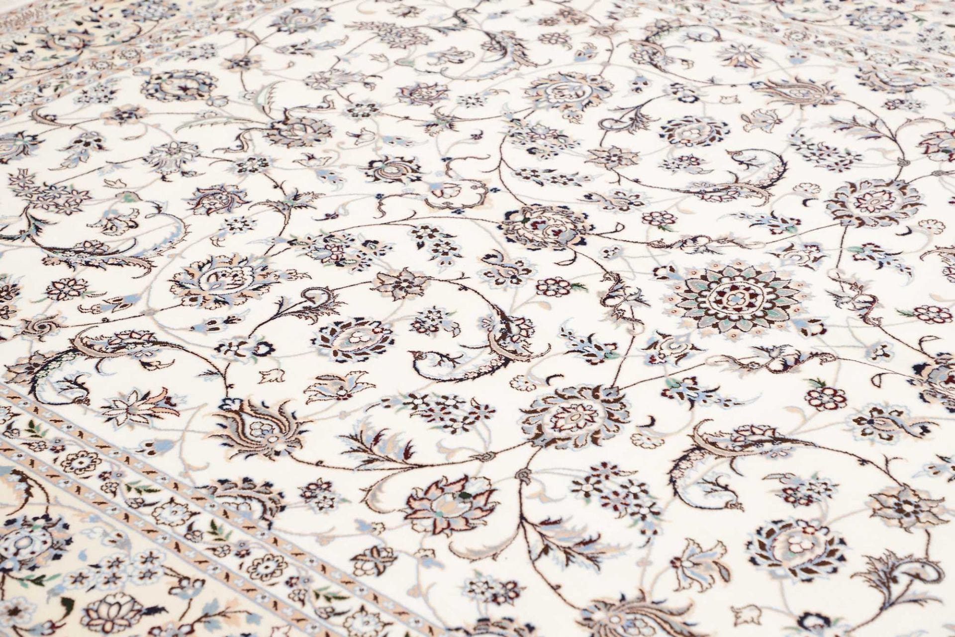 Nain Perserteppich aus Iran, 208 × 302 cm