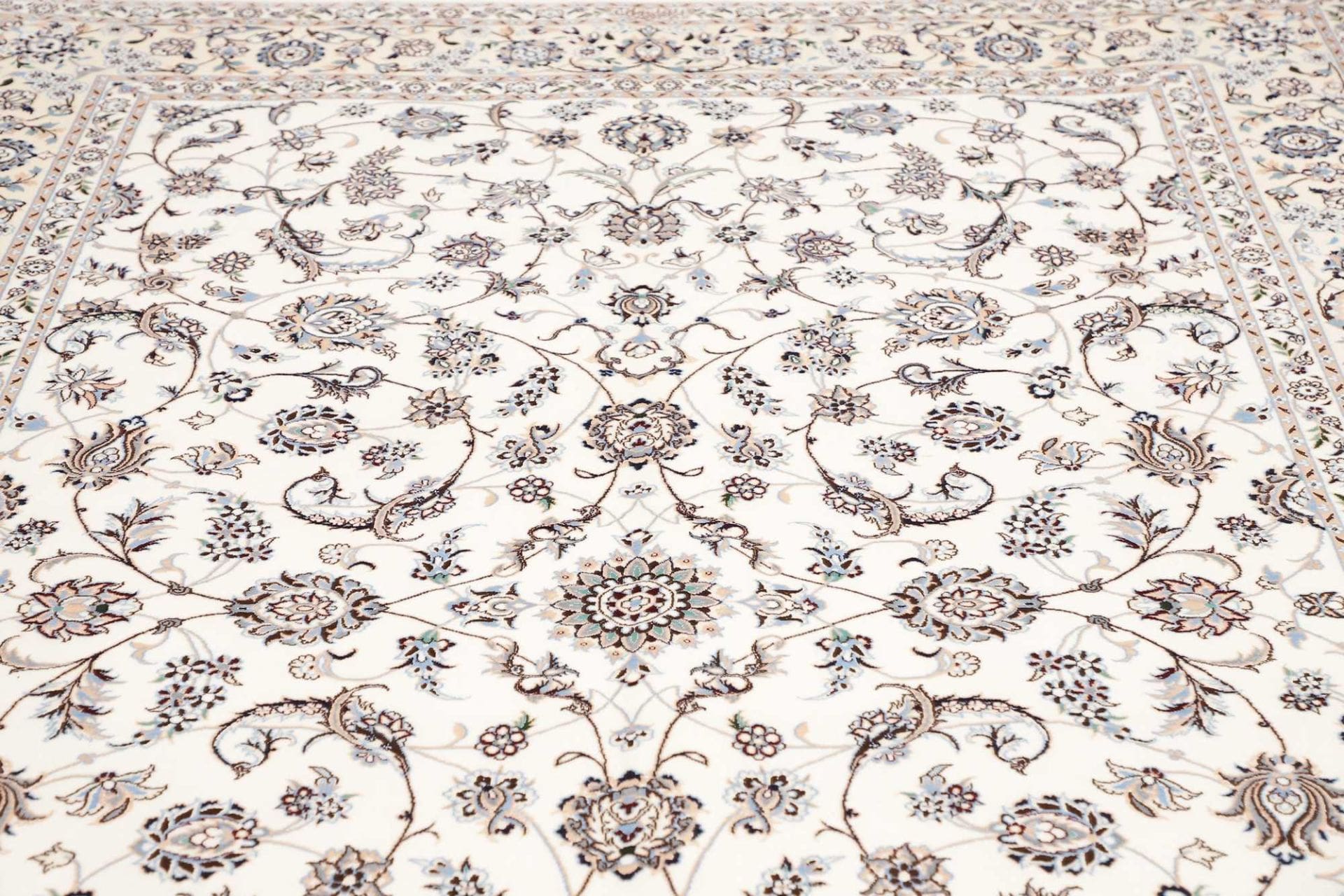 Nain Perserteppich aus Iran, 208 × 302 cm