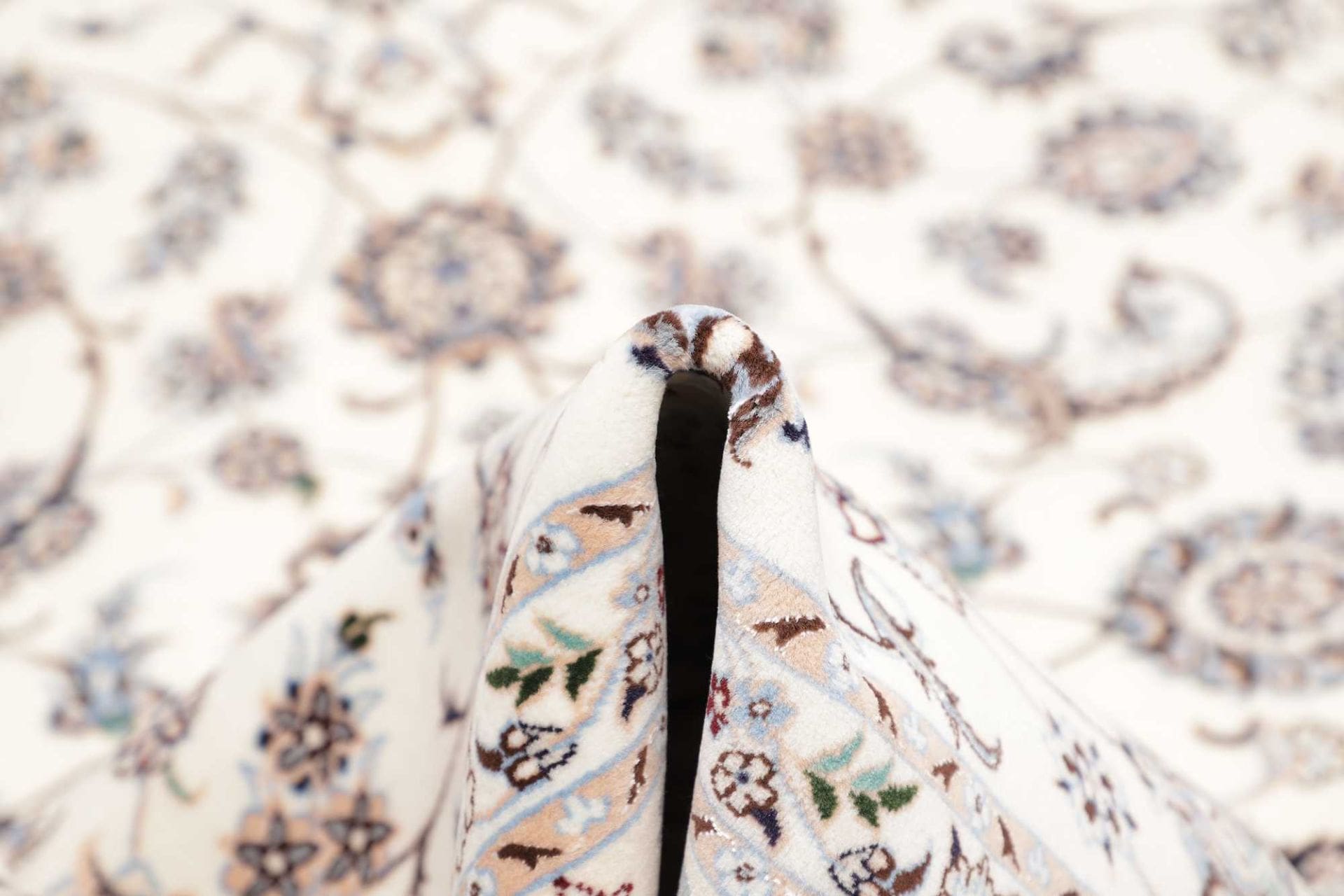 Nain Perserteppich aus Iran, 208 × 302 cm