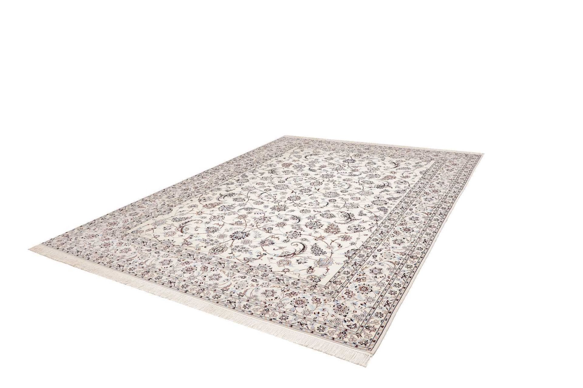 Nain Perserteppich 260 × 350 cm aus Wolle, handgeknüpft