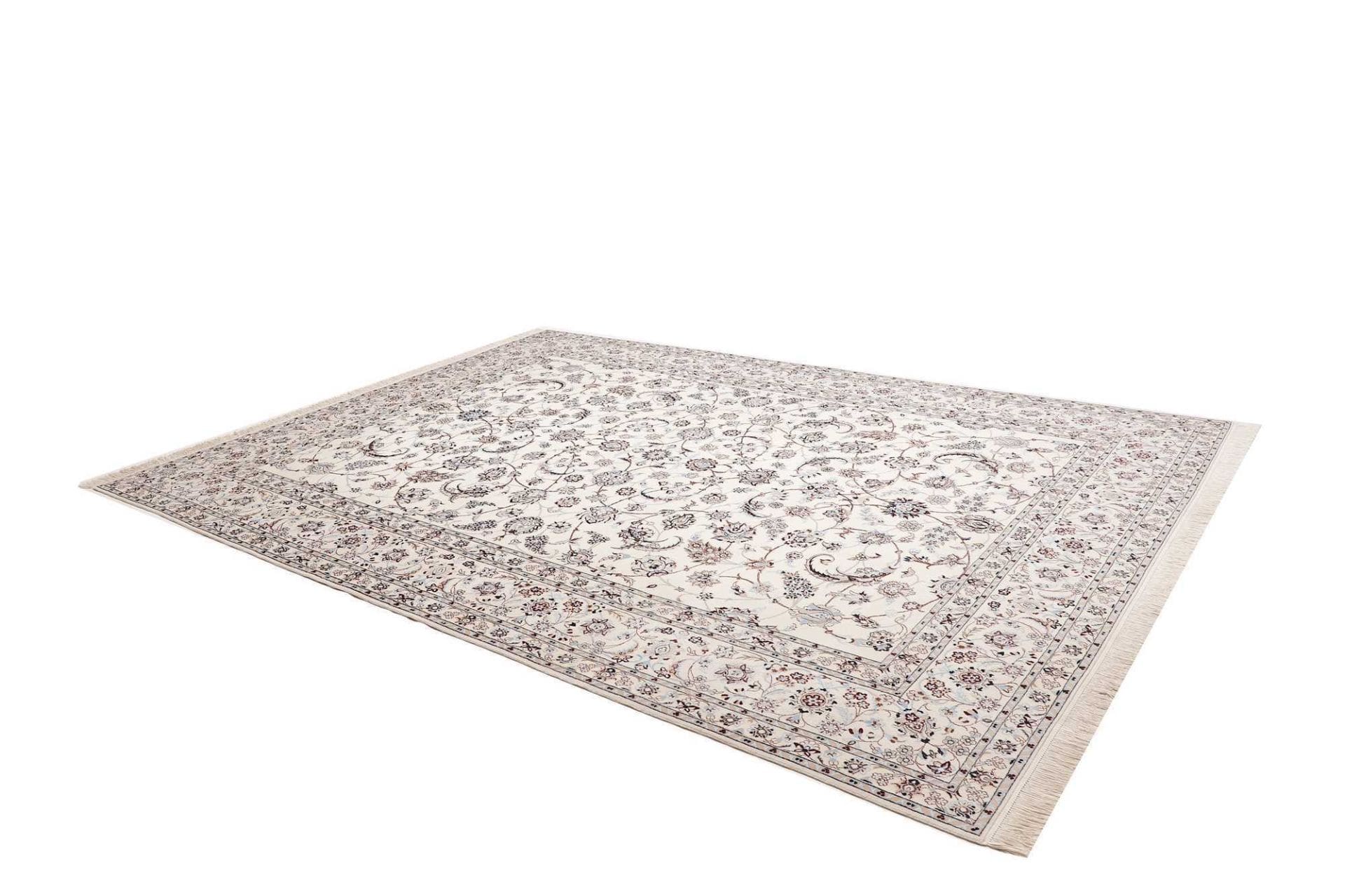 Nain Perserteppich 260 × 350 cm aus Wolle, handgeknüpft