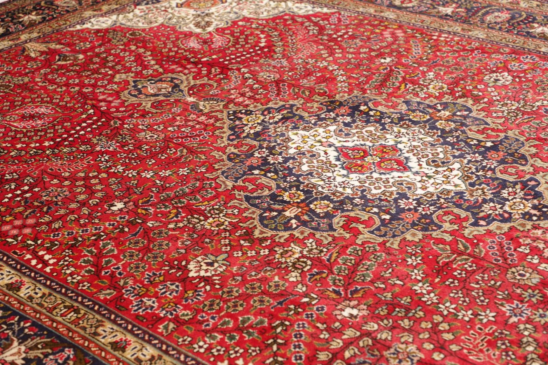 Täbriz Perserteppich aus Iran, 250 × 356 cm
