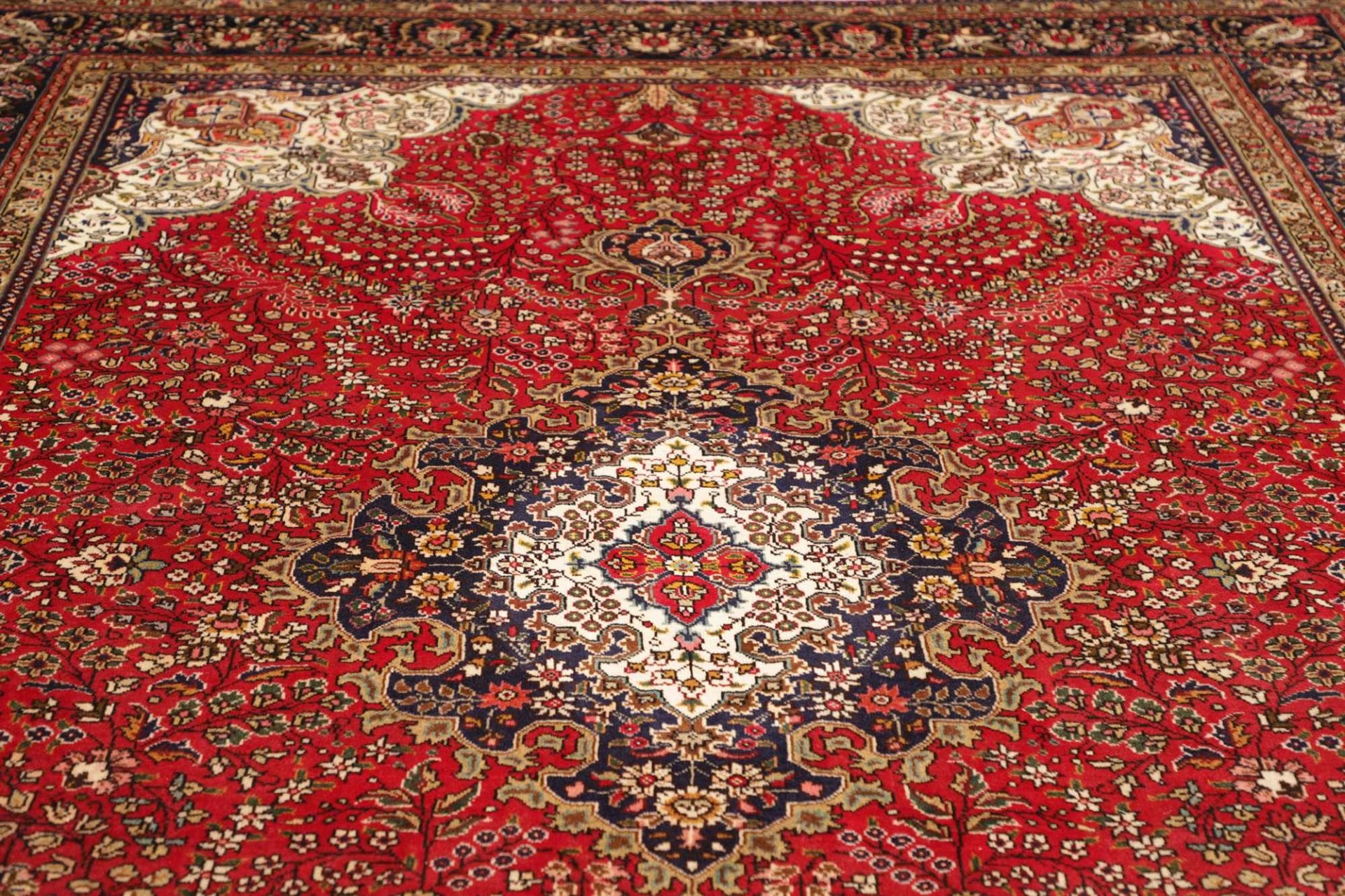 Täbriz Perserteppich aus Iran, 250 × 356 cm
