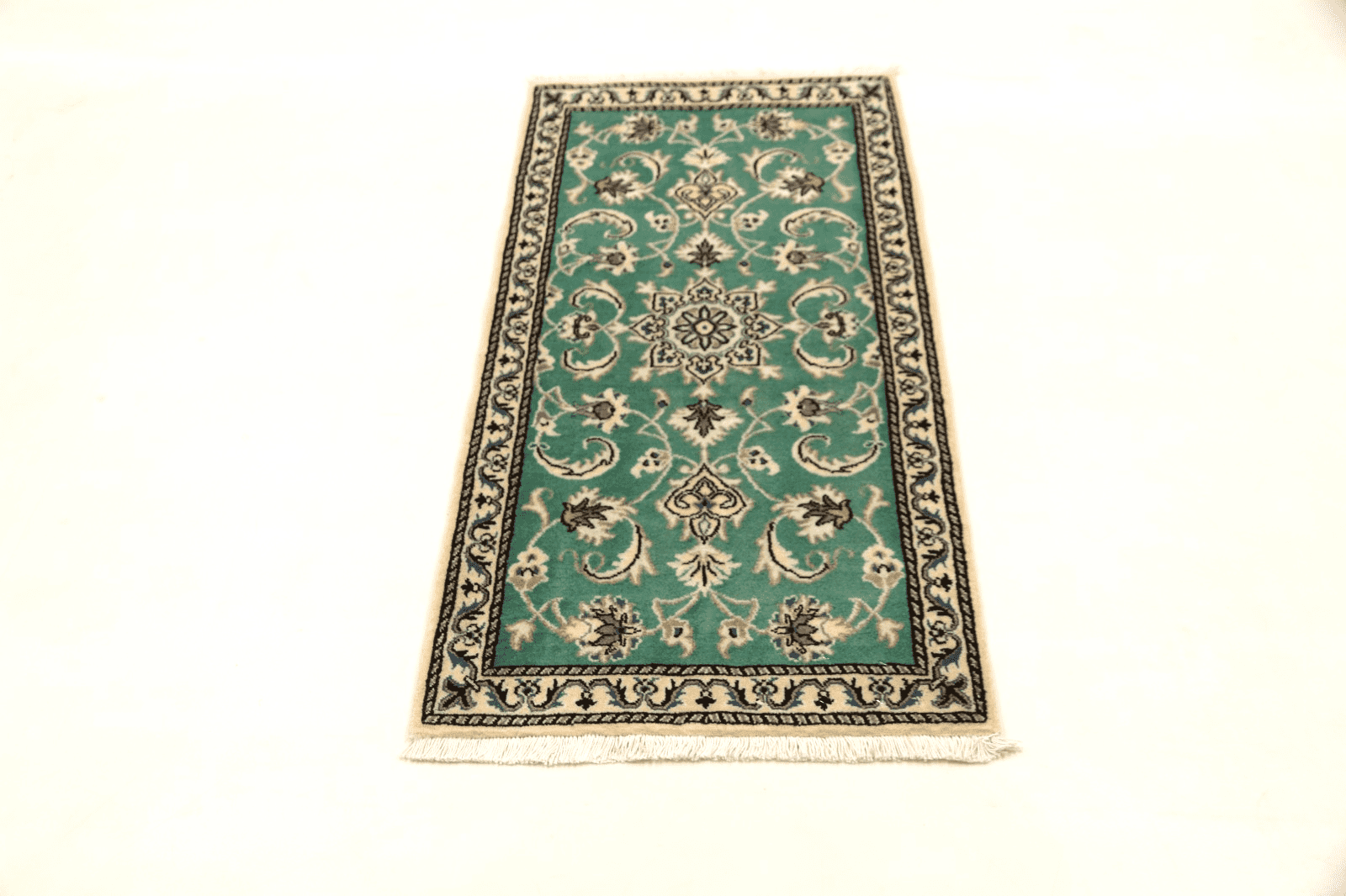 Nain Perserteppich 134 × 68 cm aus Wolle, handgeknüpft