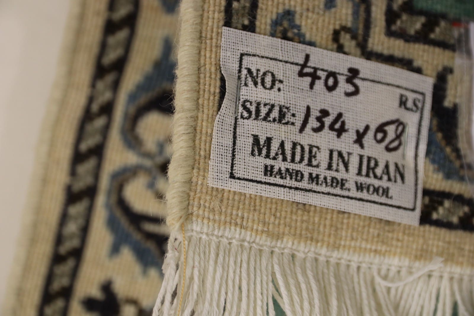 Nain Perserteppich 134 × 68 cm aus Wolle, handgeknüpft