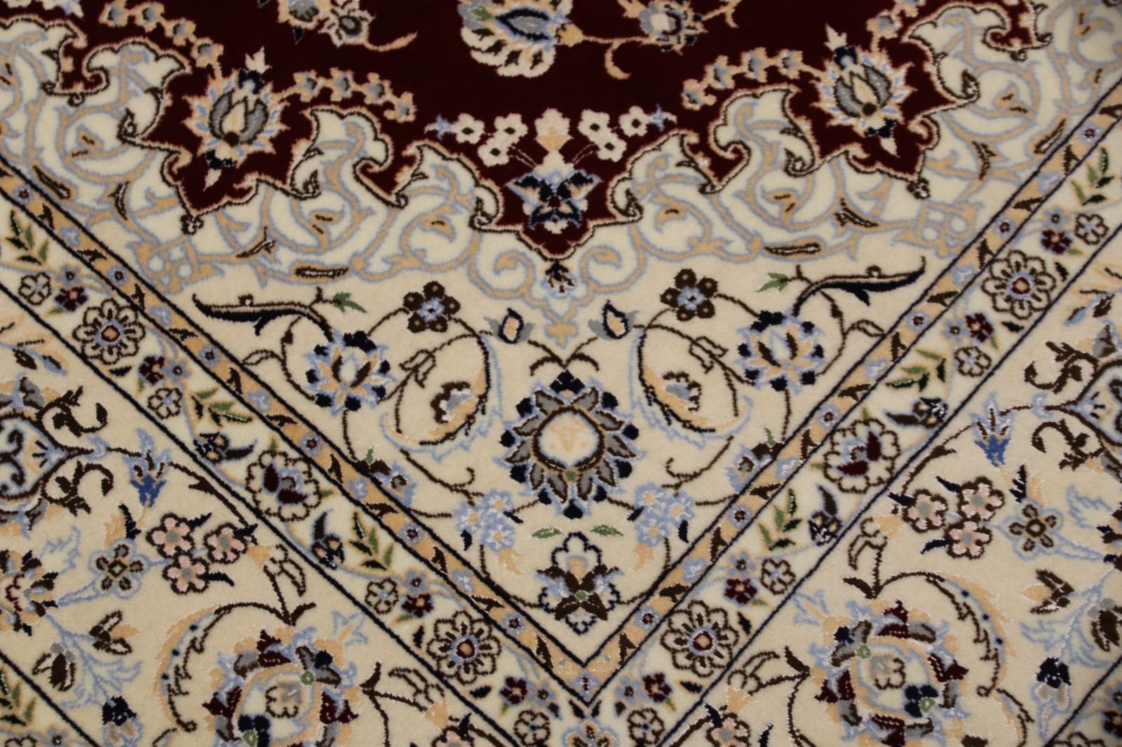 Nain Perserteppich aus Iran, 200 × 158 cm