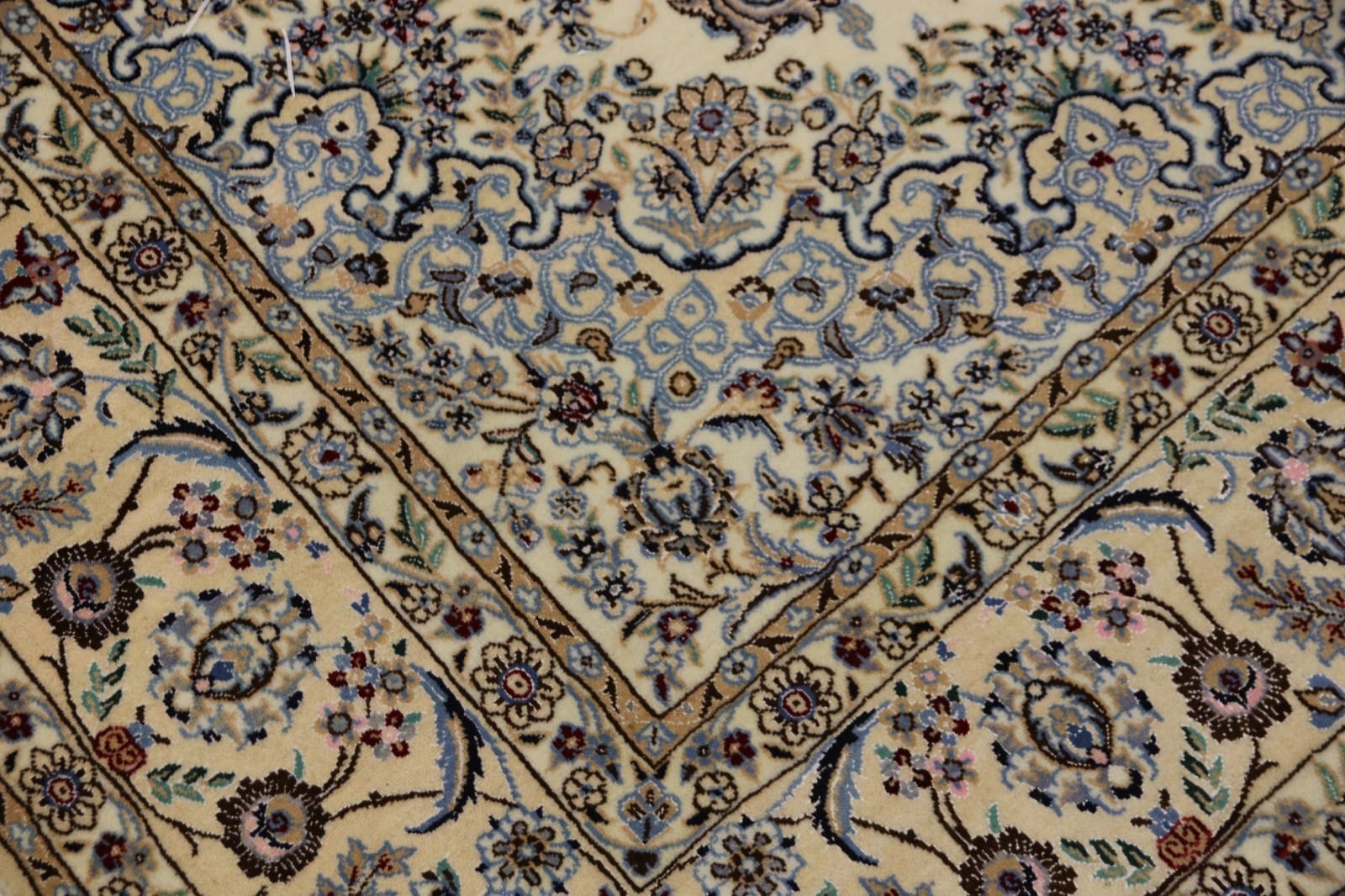 Nain Perserteppich aus Iran, 308 × 207 cm