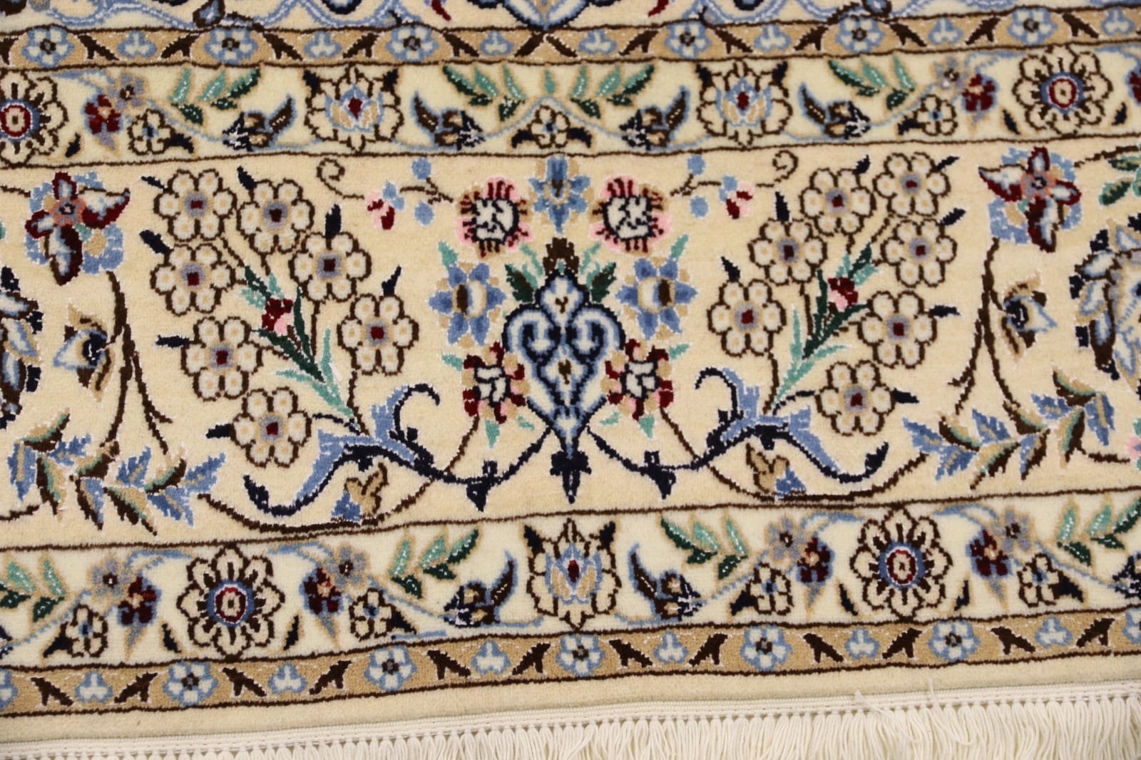 Nain Perserteppich aus Iran, 308 × 207 cm