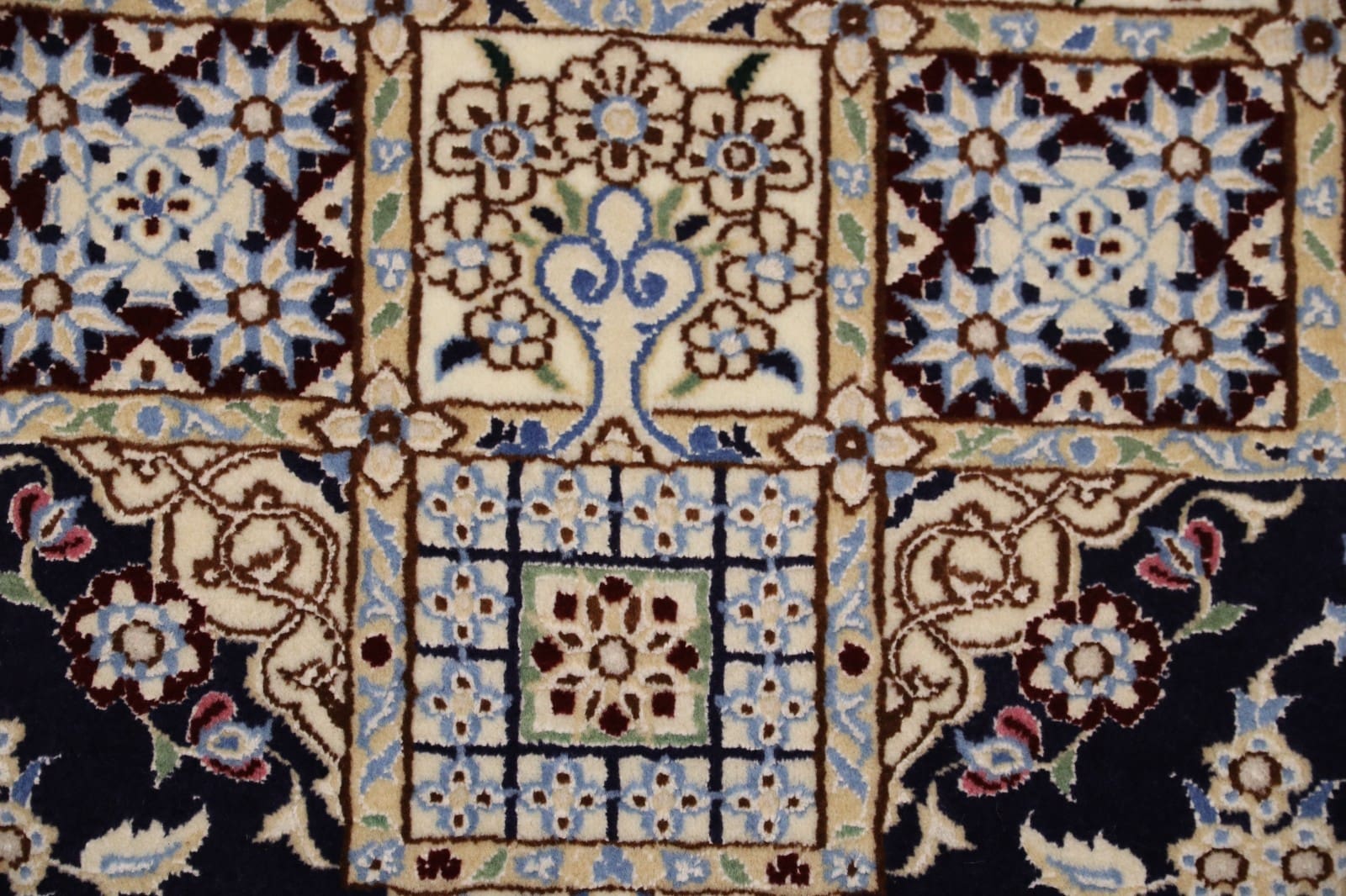 perserteppich-nain-186-x-128-cm-80-wolle-20-seide-handgeknupft-1 Handgeknüpfter Nain Perserteppich 184 × 127 cm