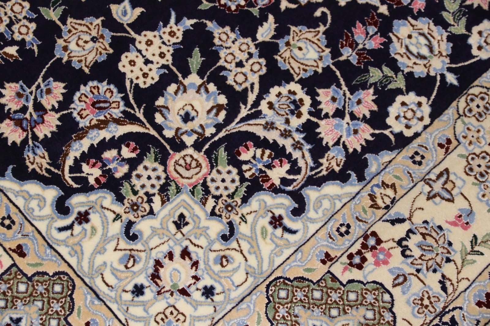 perserteppich-nain-186-x-128-cm-80-wolle-20-seide-handgeknupft-2 Handgeknüpfter Nain Perserteppich 184 × 127 cm