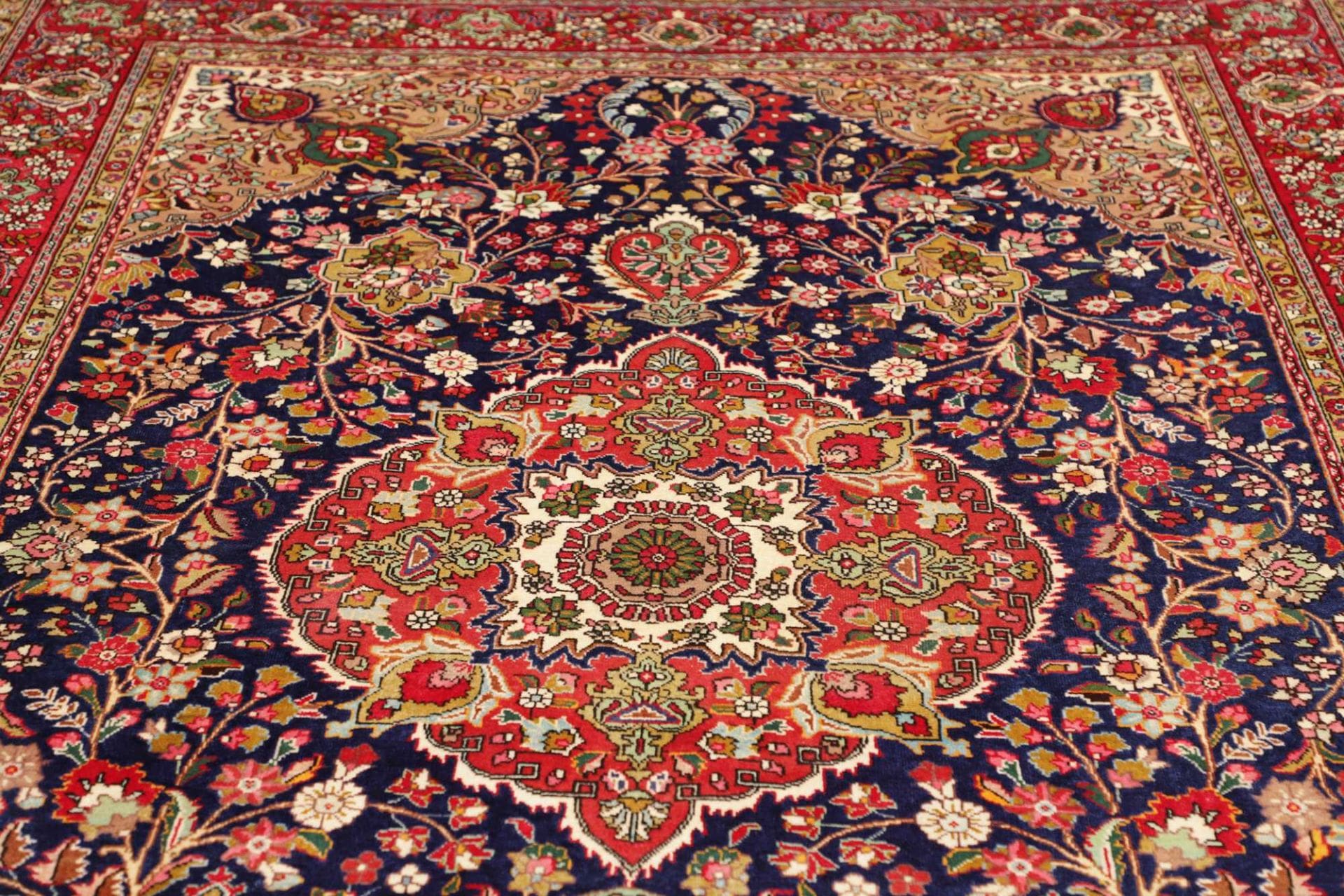 Täbriz Perserteppich 208 × 310 cm aus Wolle, handgeknüpft