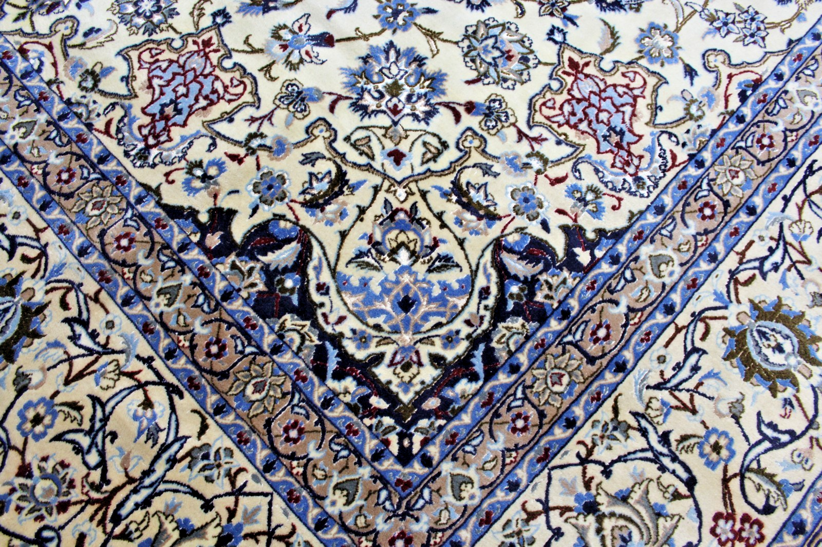 Nain Perserteppich 450 × 305 cm aus Wolle, handgeknüpft