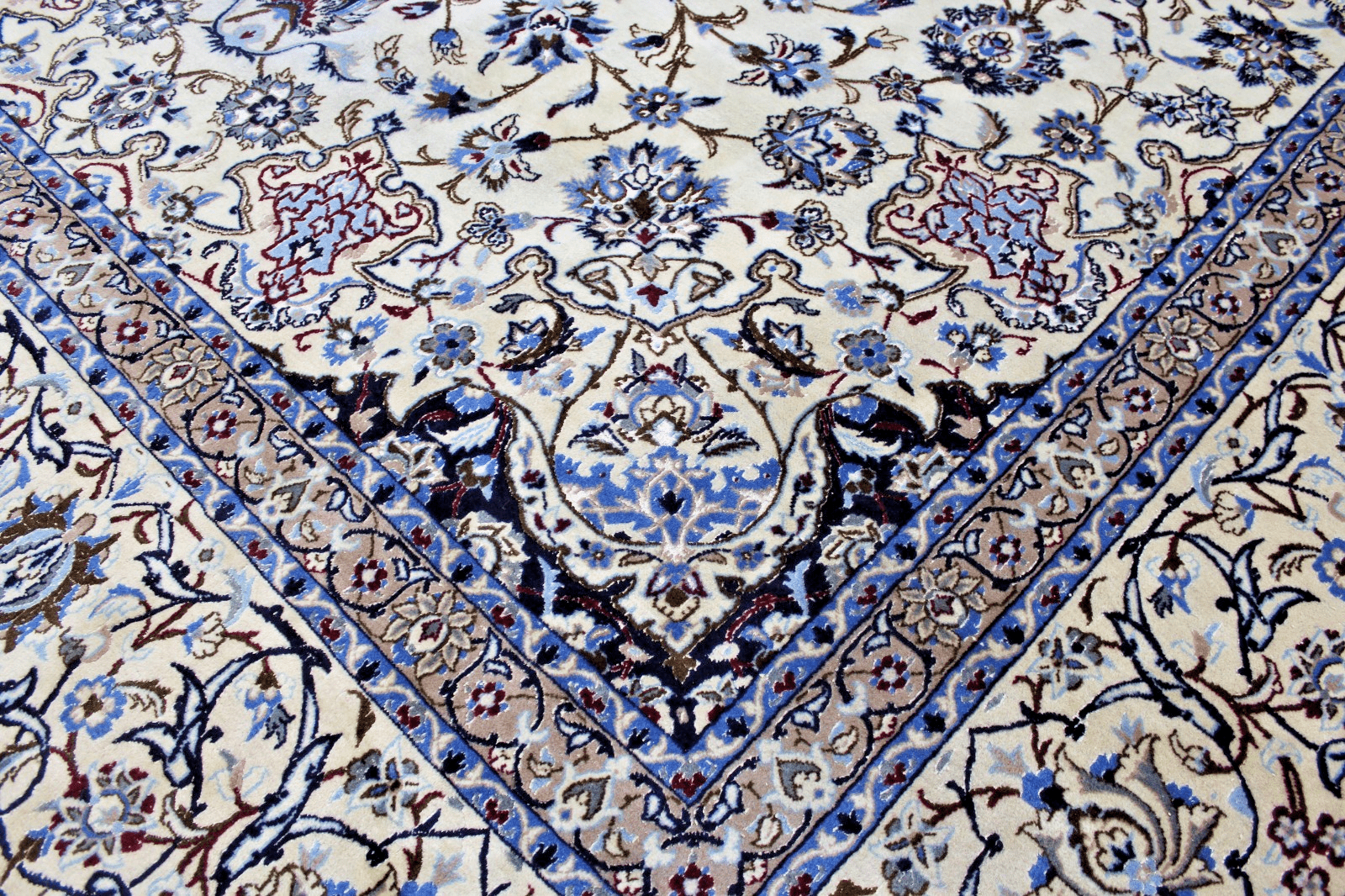 Nain Perserteppich 450 × 305 cm aus Wolle, handgeknüpft