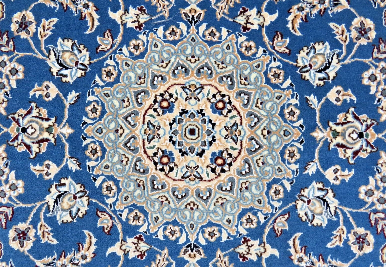 perserteppich-nain-120-x-83-cm-schurwolle-seide-handgeknupft-neu-1 Nain Perserteppich 120 × 83 cm aus Wolle, handgeknüpft