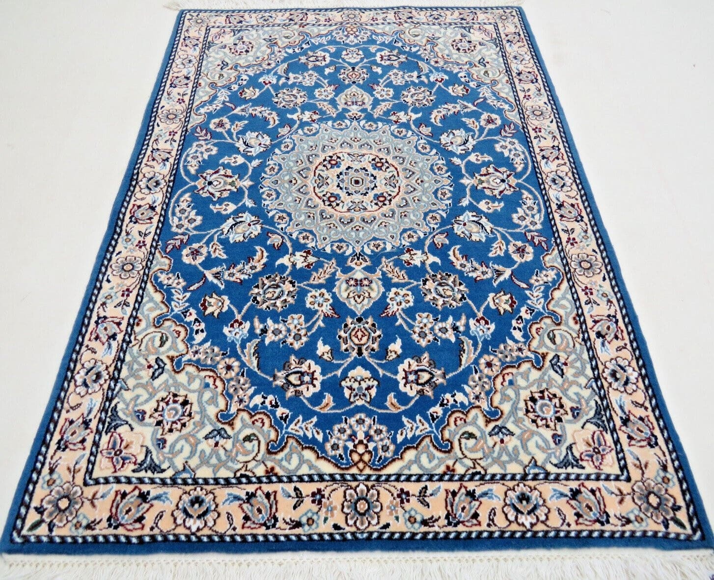 perserteppich-nain-120-x-83-cm-schurwolle-seide-handgeknupft-neu-3 Nain Perserteppich 120 × 83 cm aus Wolle, handgeknüpft