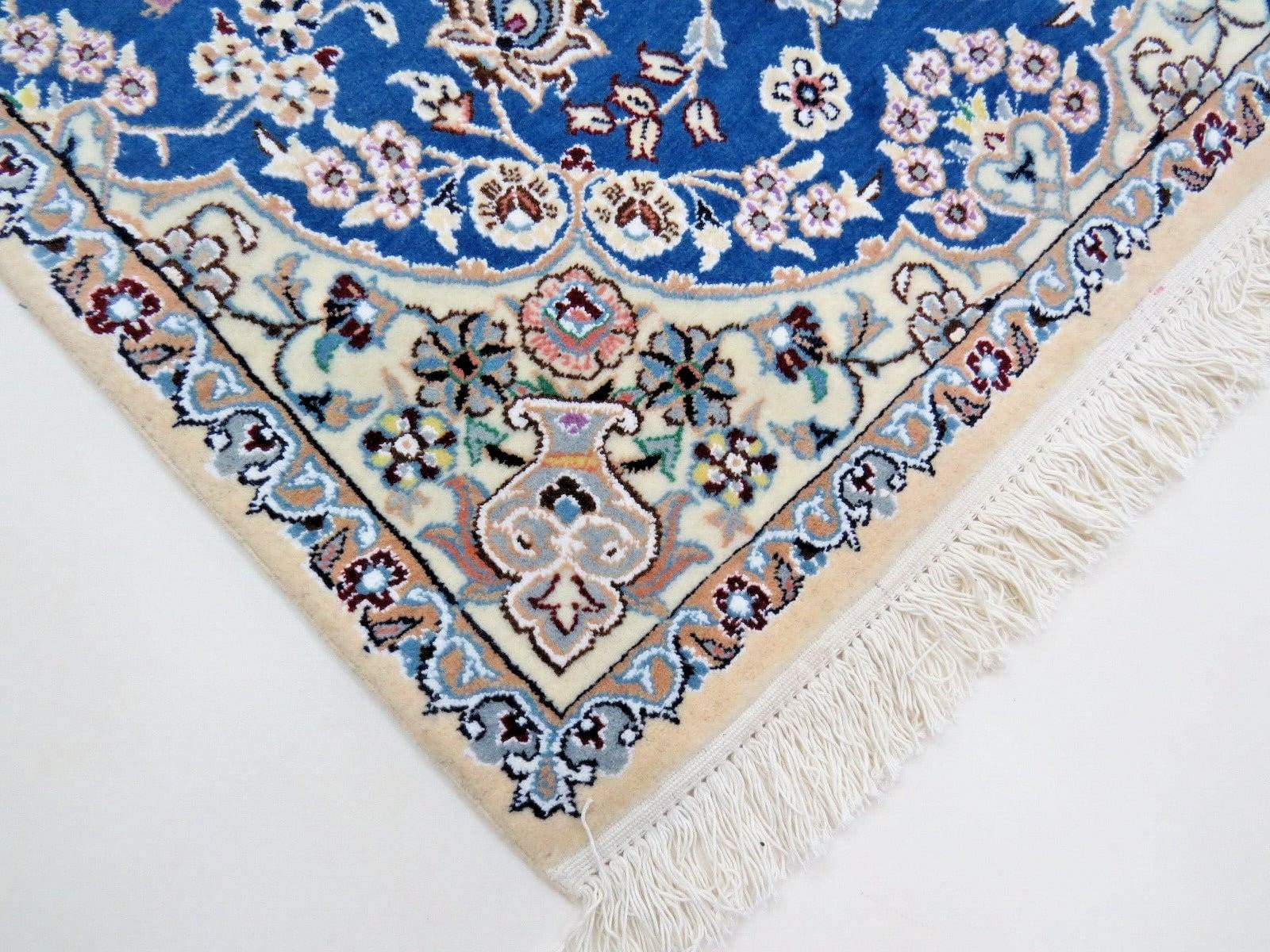 perserteppich-nain-120-x-75-cm-schurwolle-seide-handgeknupft-elegant-6 Handgeknüpfter Nain Perserteppich, 120 × 75 cm, Wolle