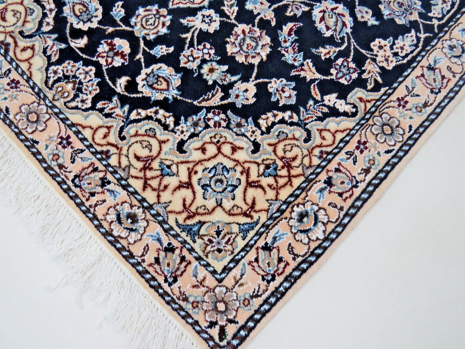 perserteppich-nain-116-x-88-cm-schurwolle-seide-handgeknupft-neu-2 Nain Perserteppich aus Iran, 116 × 88 cm