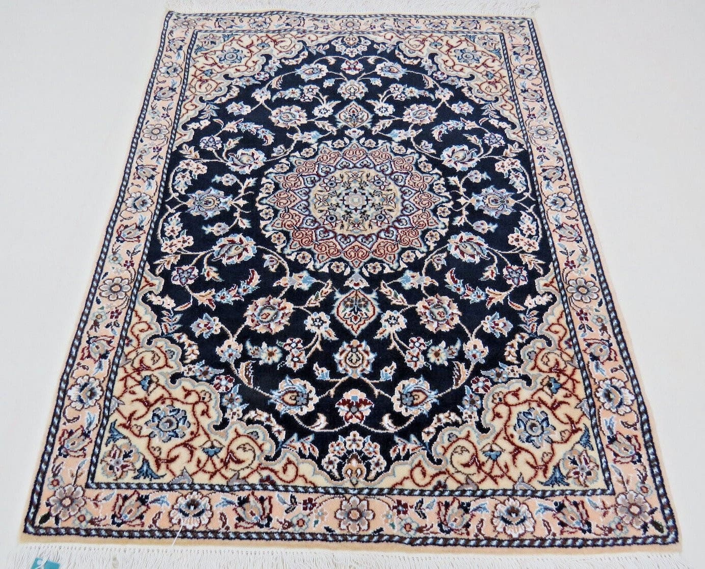 perserteppich-nain-116-x-88-cm-schurwolle-seide-handgeknupft-neu-4 Nain Perserteppich aus Iran, 116 × 88 cm