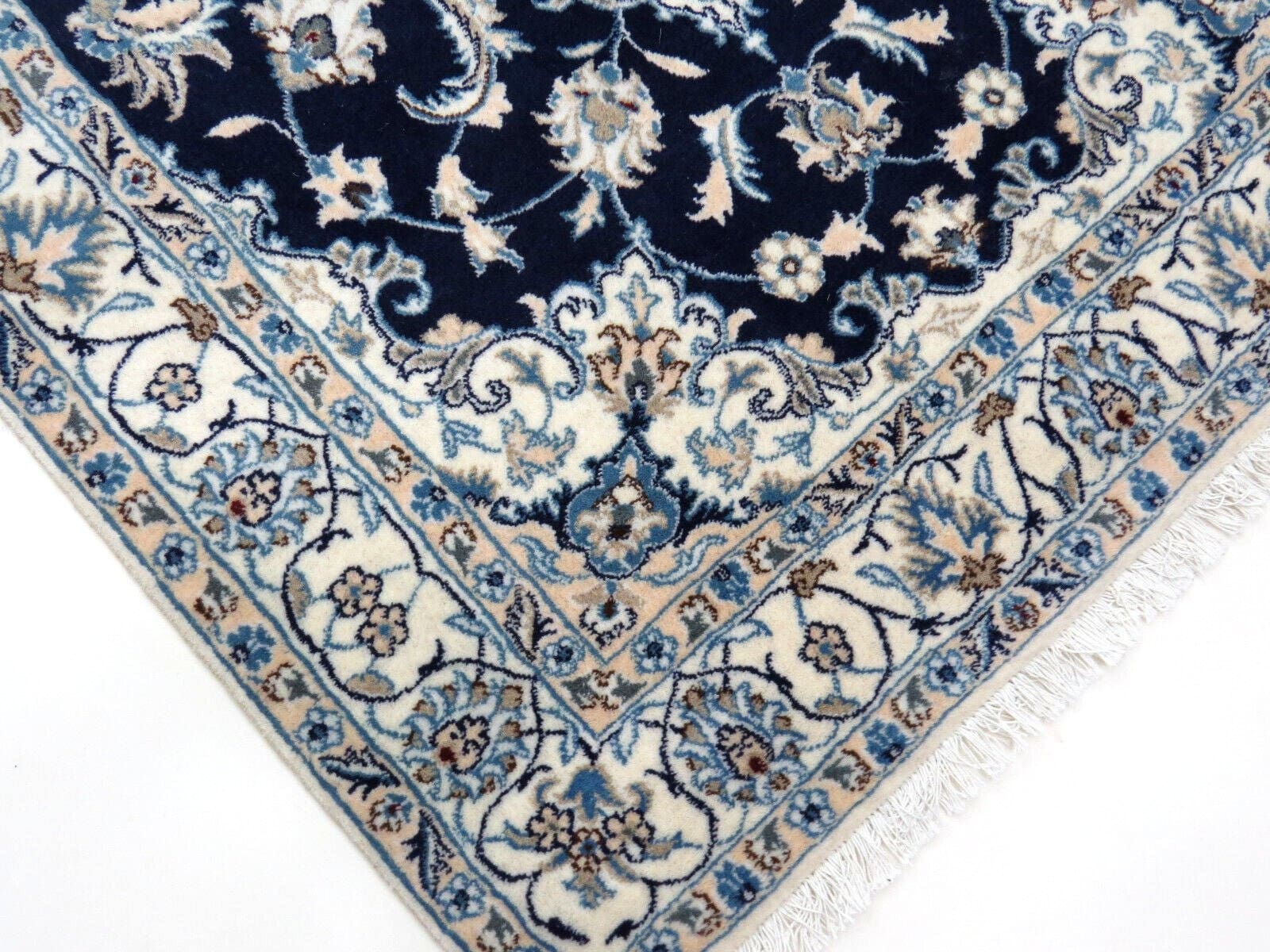 Nain Perserteppich aus Iran, 200 × 117 cm
