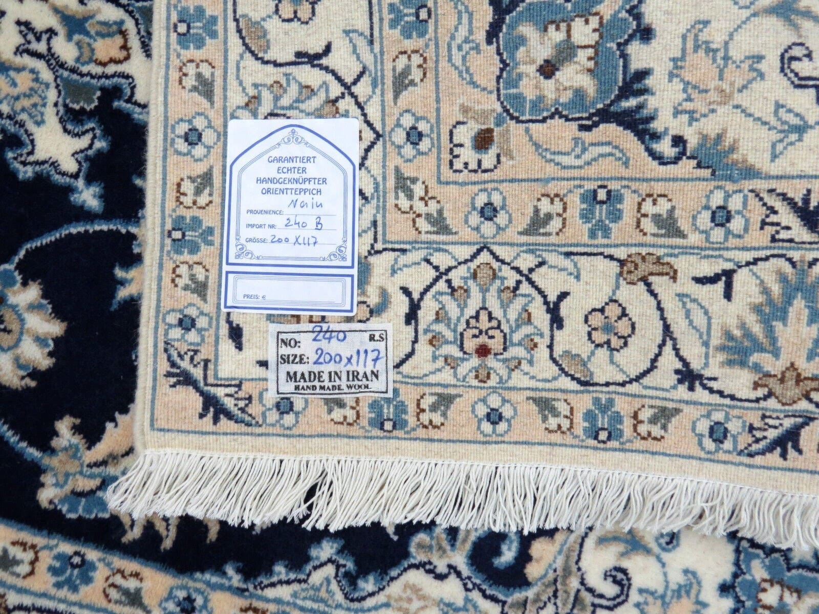 Nain Perserteppich aus Iran, 200 × 117 cm