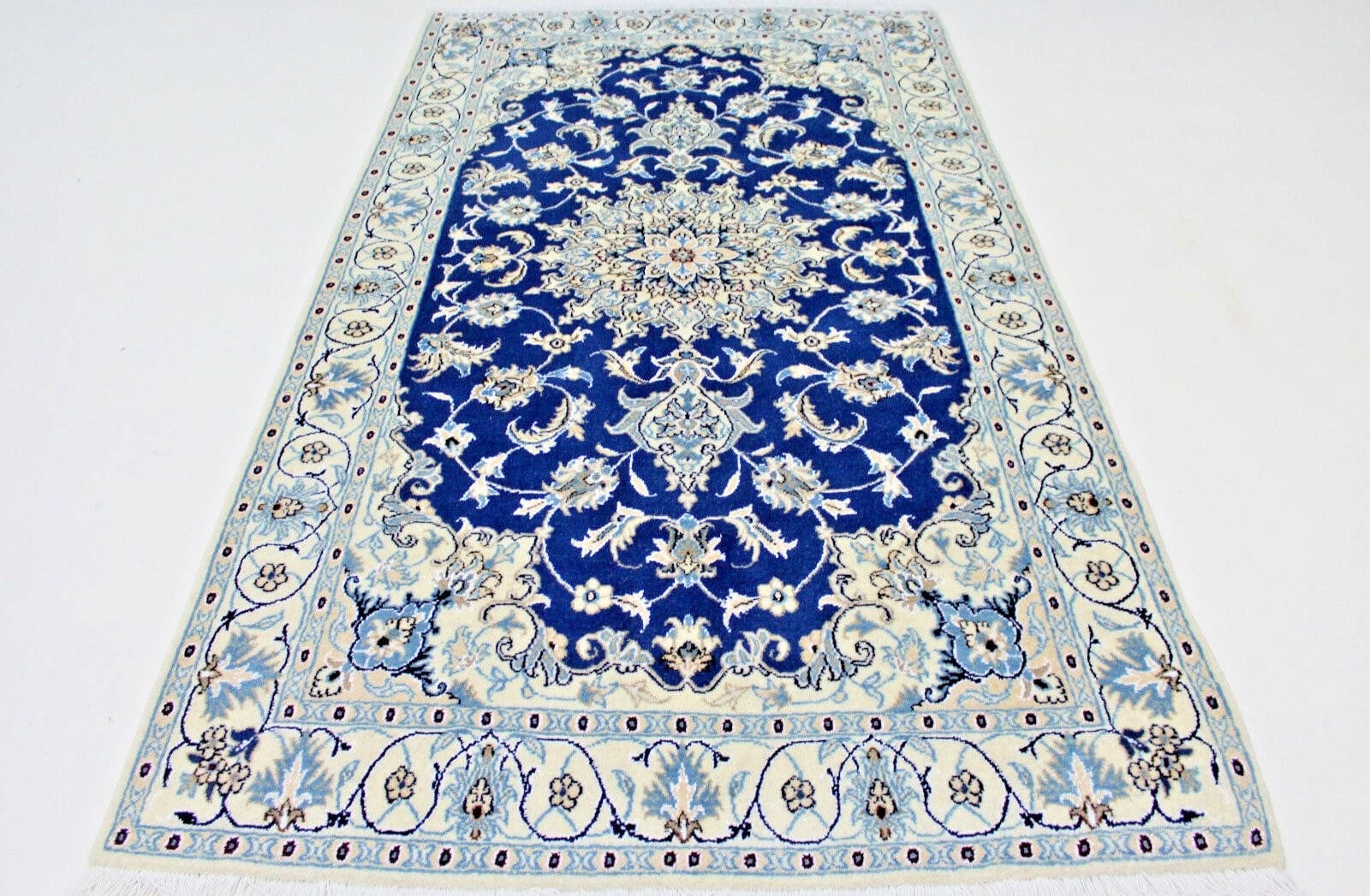 Nain Perserteppich 201 × 116 cm aus Wolle, handgeknüpft