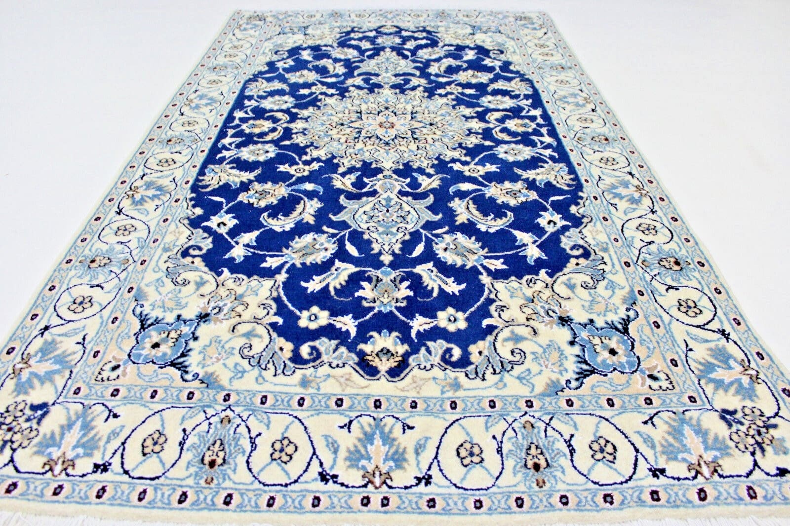 Nain Perserteppich 201 × 116 cm aus Wolle, handgeknüpft
