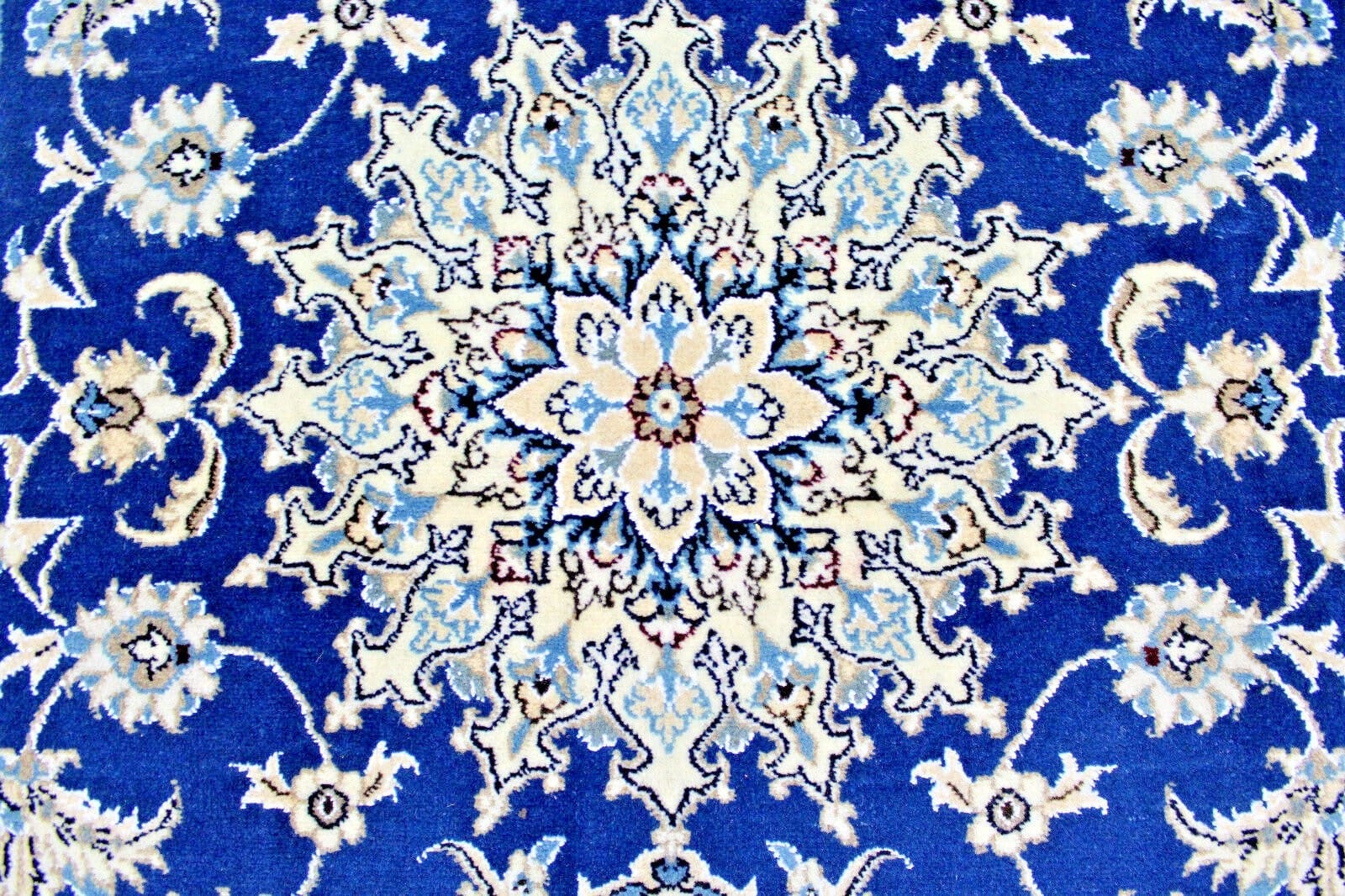 Nain Perserteppich 201 × 116 cm aus Wolle, handgeknüpft