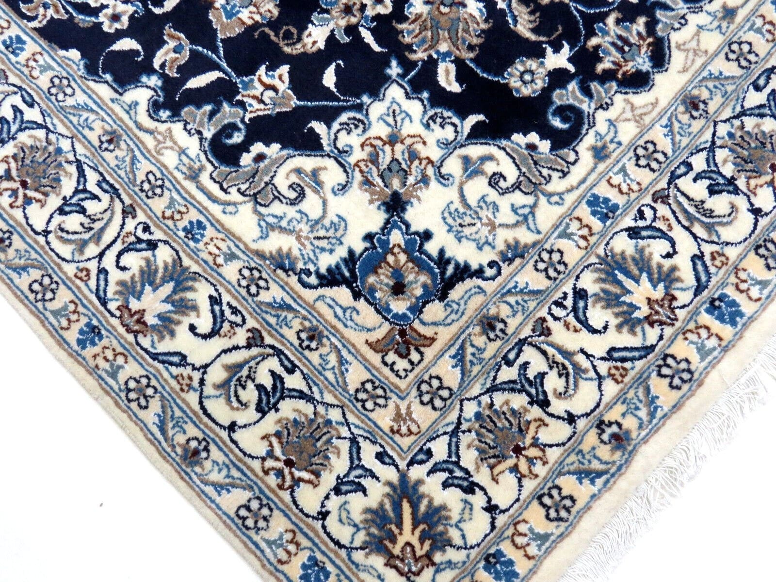 Nain Perserteppich 202 × 145 cm aus Wolle, handgeknüpft