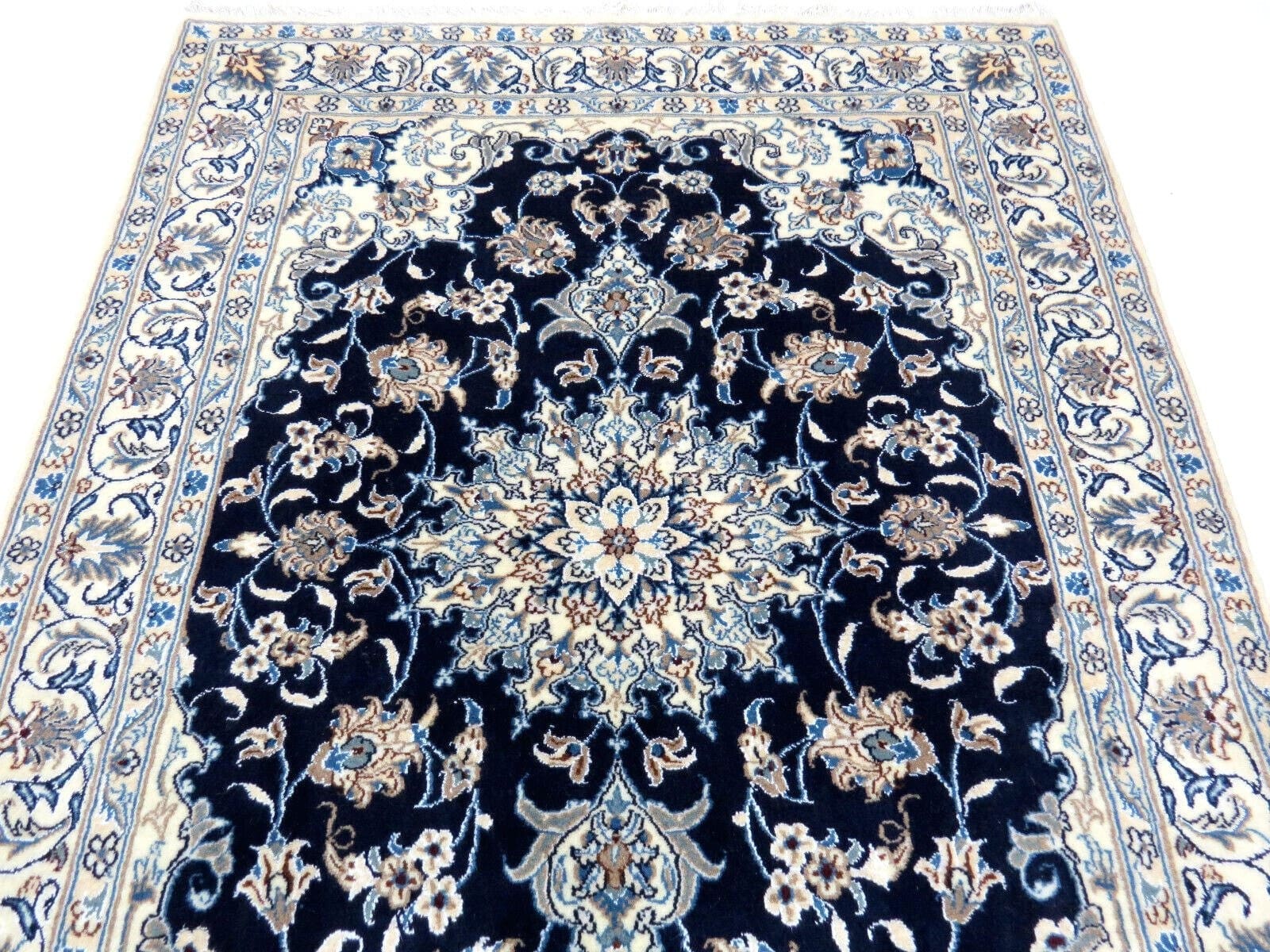 Nain Perserteppich 202 × 145 cm aus Wolle, handgeknüpft