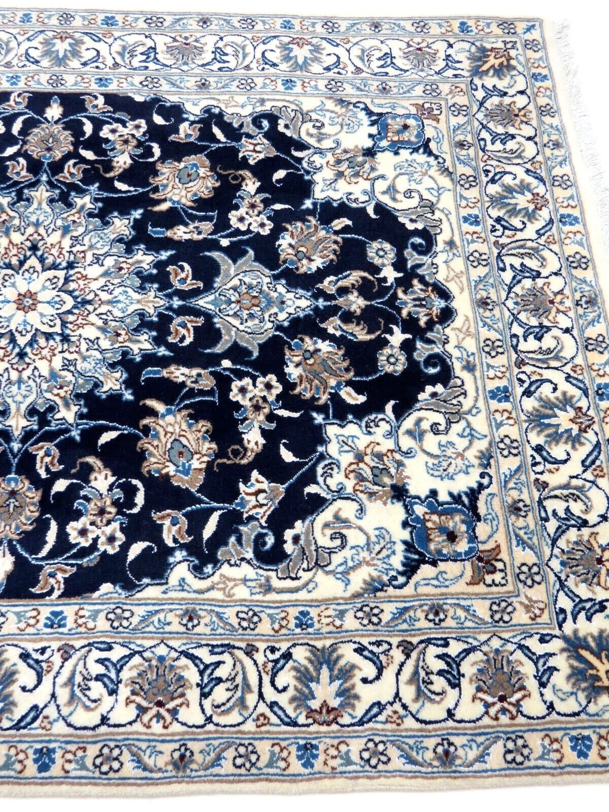 Nain Perserteppich 202 × 145 cm aus Wolle, handgeknüpft